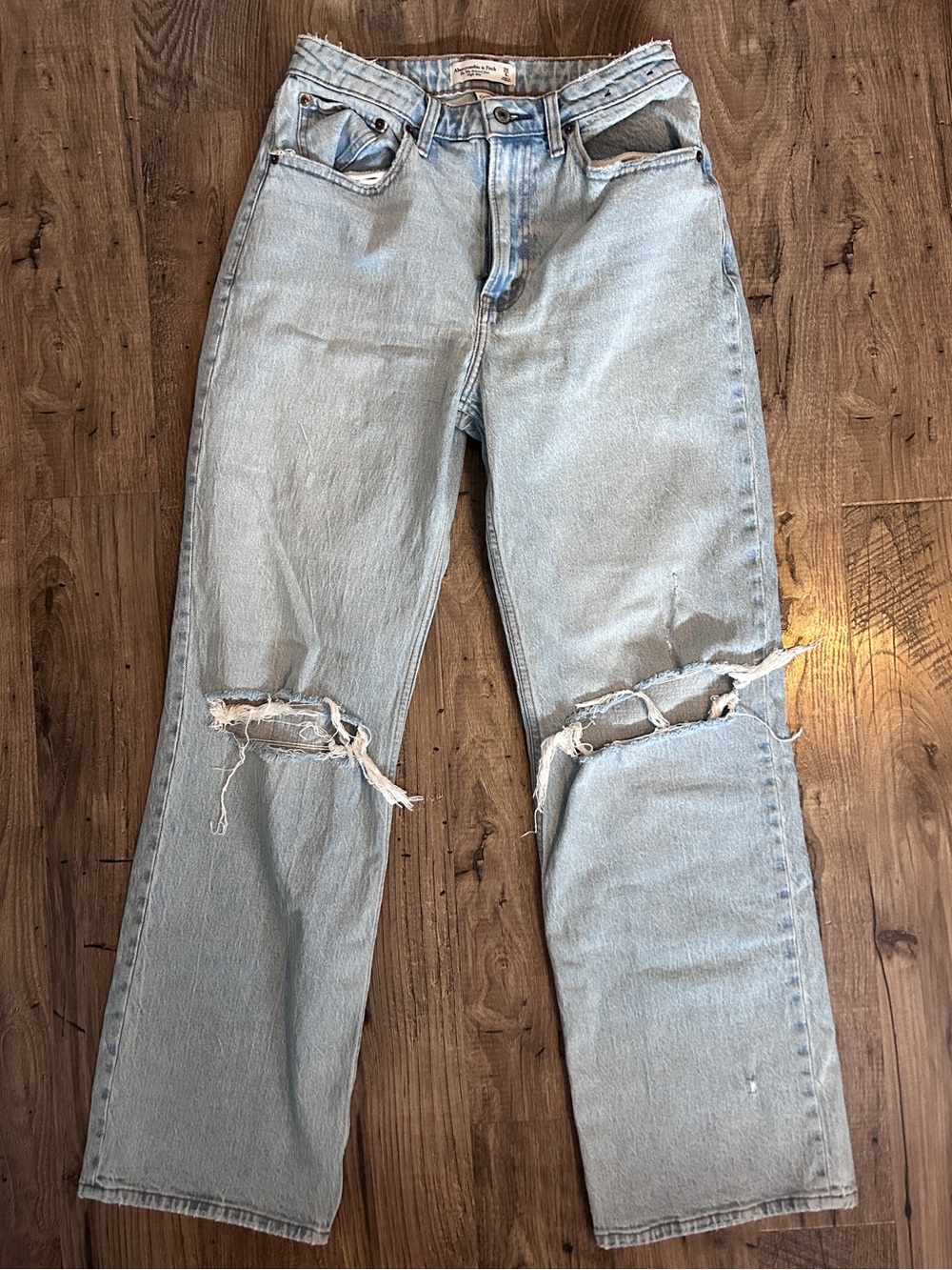 Abercrombie & Fitch high rise 90’s relaxed jeans